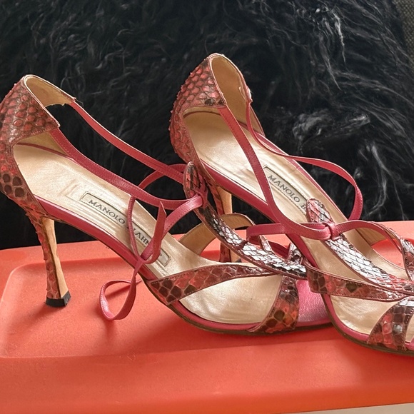Shoes - Picture 1 of 2